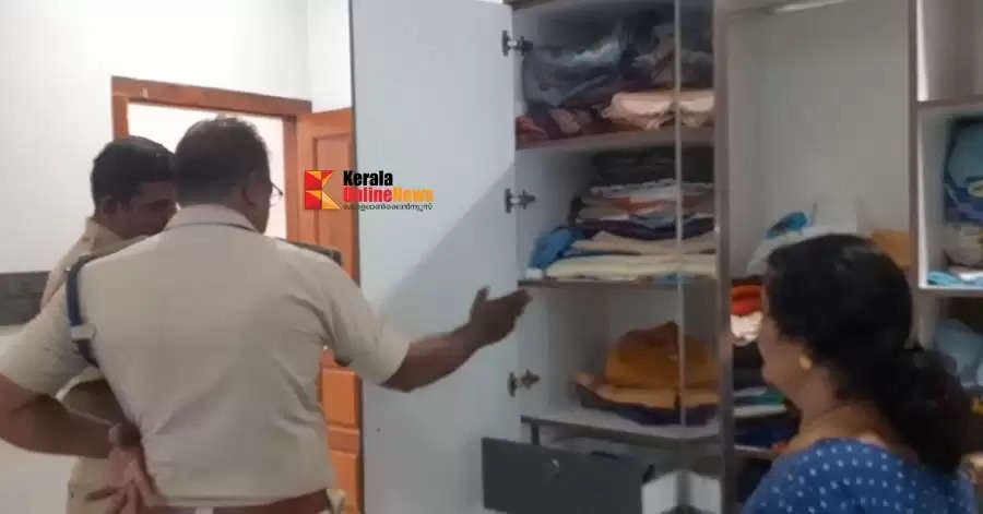 Burglary by breaking open the front door of a closed house in Chumatra Tiruvalla