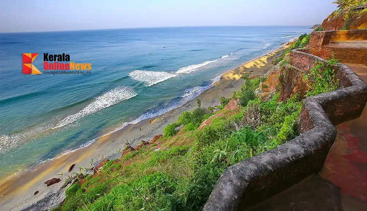 The beautiful coastline in Varkala where the sea meets the cliffs.