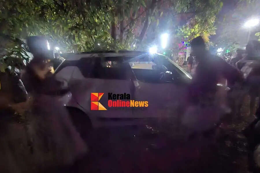 Kannadiparamba Kannur an elephant broke through the temple