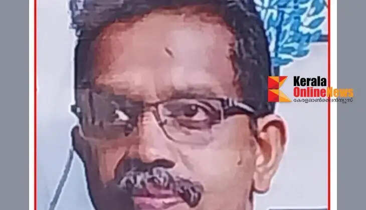 A Punalur native who had come to visit the temple in Parasinikkadavu died.