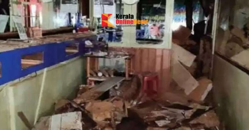A two-story building collapsed in Chavassery, Mattannur, and a disaster was averted as people fled.