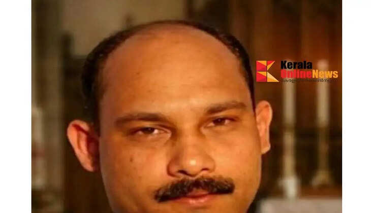 man found dead on the roadside in Cherupuzha Kannur Police have registered a case of unnatural death