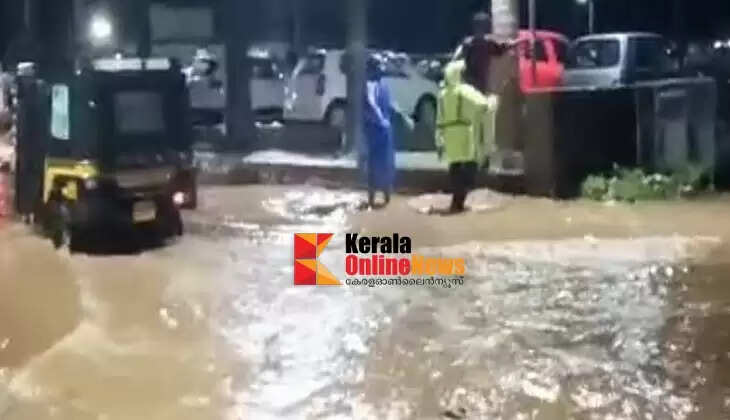 Torrential rains tighten grip in Kannur, heavy rains in many places, low-lying areas submerged