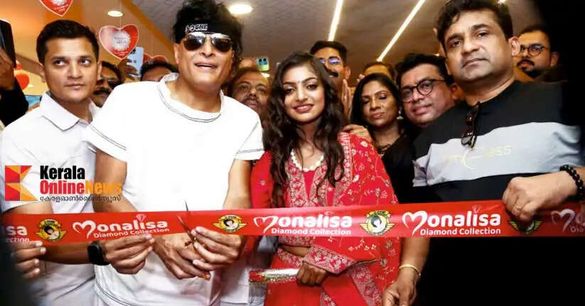 Kozhikode with viral star Monalisa Boche of Kumbh Mela