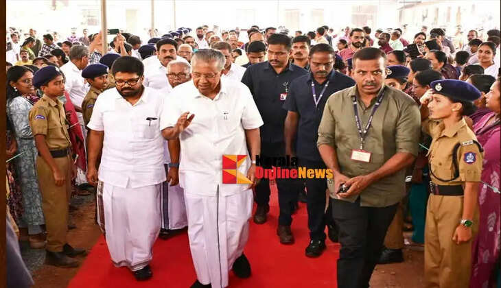 Captain pinarayi mass entry in Kannur Road show today