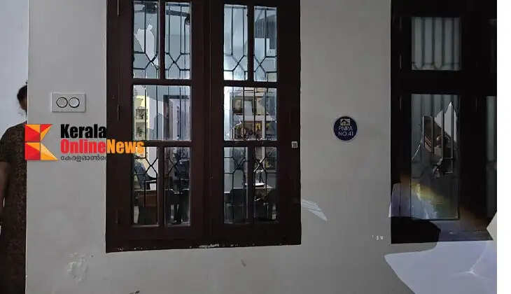 Stones pelted at house in Kannur under cover of darkness, window panes broken
