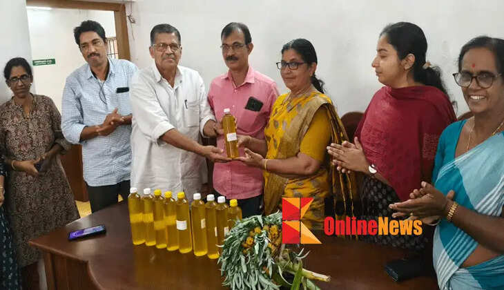 Anthoor Sunflower Oil Launched in the Market; Inaugurated by Municipal Chairperson V. Satidevi