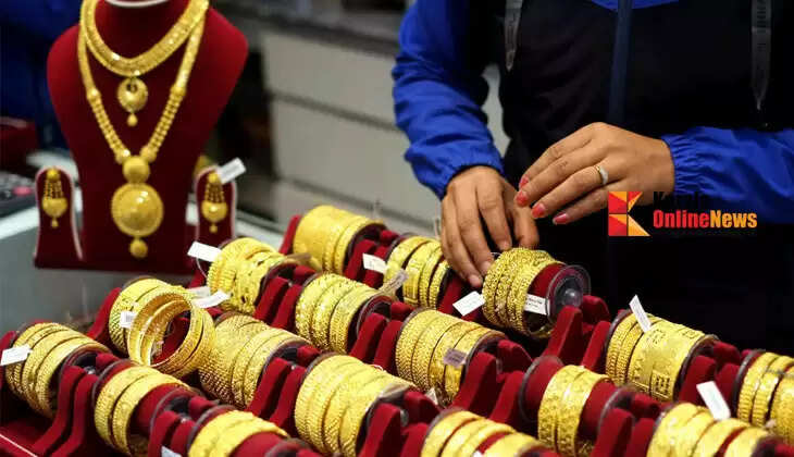 Gold prices fall again