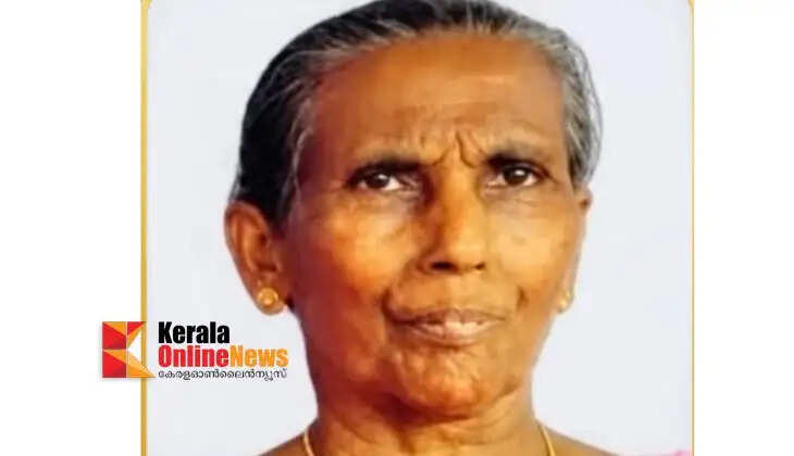 An elderly woman who collapsed on a road near her home in Taliparamba passed away while undergoing treatment.