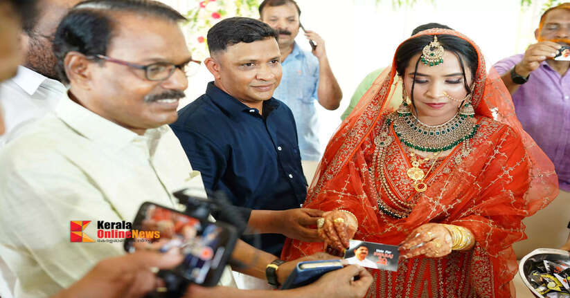 Kalyanapennu and the family requested votes for M Swaraj