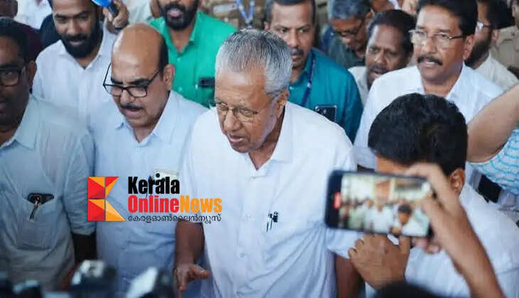 Pinarayi Vijayan, who arrived in Kannur for the first time after becoming the Leader of the Opposition, was given a rousing welcome at the airport.