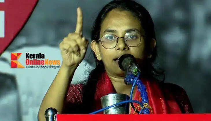 Kannur VC's ban proved ineffective; Aishe Ghosh attended the 'She Fest' and returned to Delhi