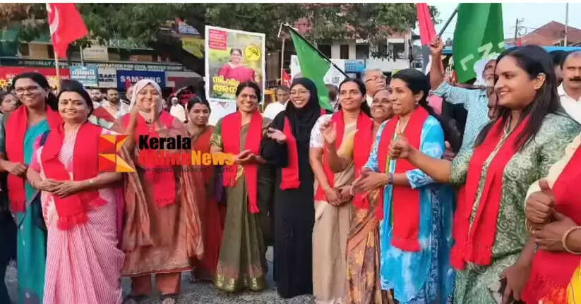 Now the days of silent campaigning: Colorful Kotikalasam in Kannur