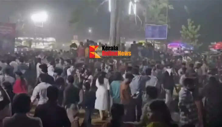 Firework accident during Palakkad Pooram; Four injured