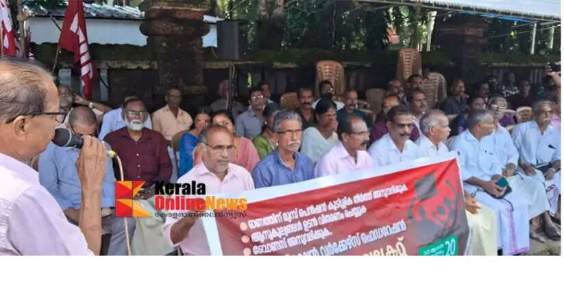 The Construction Workers Union also held a Collectorate march.