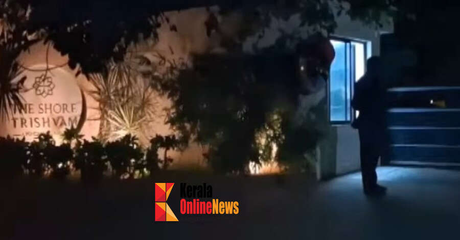 സര്‍ക്കാര്‍ രൂപീകരണ ചര്‍ച്ചകള്‍ നടക്കുന്നതിനിടെ തമിഴ്നാട്ടില്‍ വീണ്ടും റിസോര്‍ട്ട് രാഷ്ട്രീയം