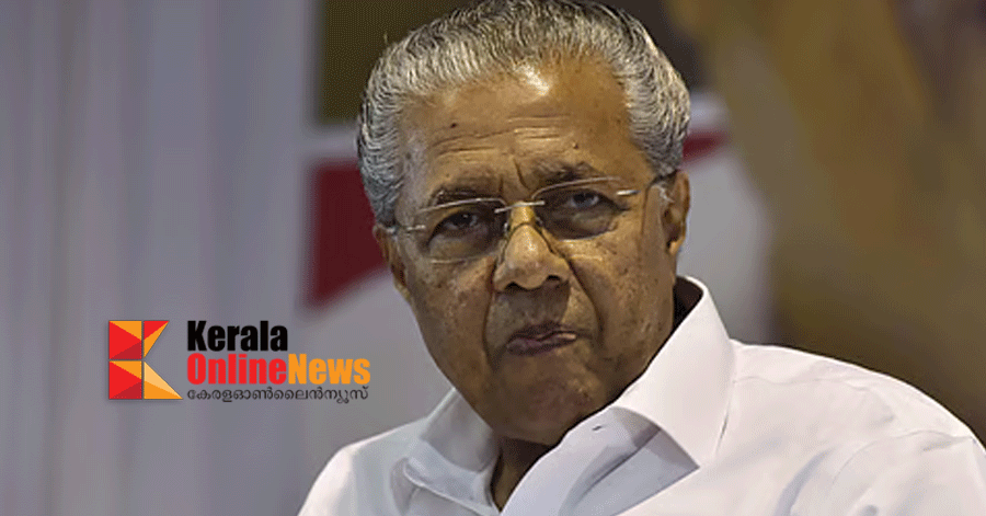 മൂന്നാം റൗണ്ടിലും മുഖ്യമന്ത്രിക്ക് തിരിച്ചടി; ധർമ്മടത്ത് കോട്ടകൾ ഇളകി, 'കൈ' പിടിക്കാൻ കേരളം